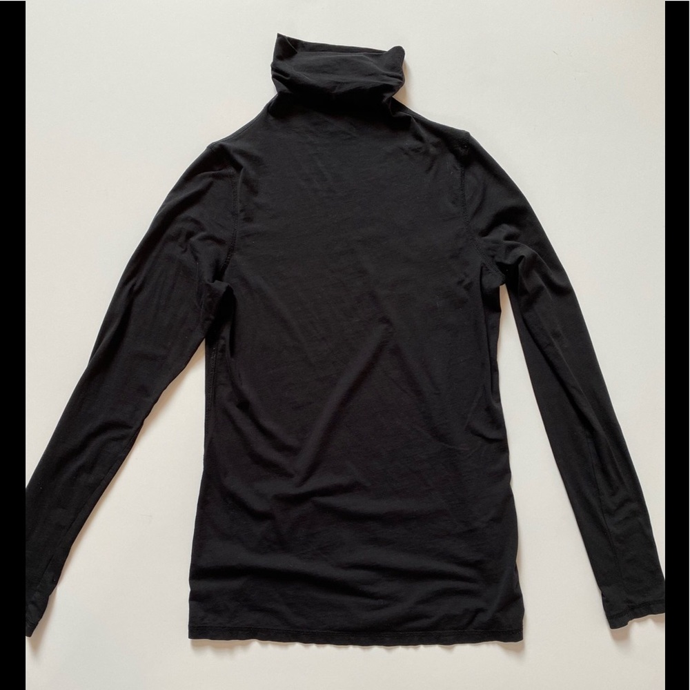 Vince Lightweight Black Turtleneck!